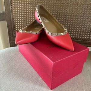 Valentino Coral Rockstud Leather Women's Flats -39 ½